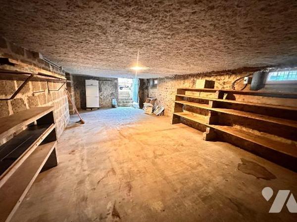 Maison d'habitation comprenant une entrée, une chambre, un salon-salle à manger, une cuisine do...