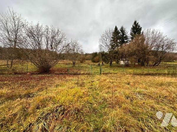 Maison d'habitation comprenant une entrée, une chambre, un salon-salle à manger, une cuisine do...