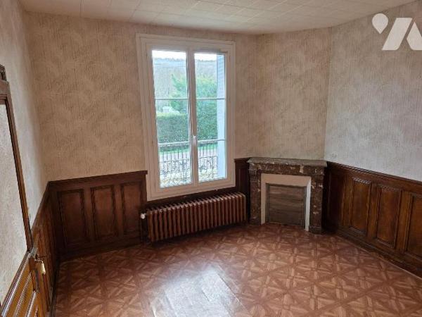 Maison d'habitation comprenant une entrée, une chambre, un salon-salle à manger, une cuisine do...