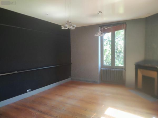 Bureaux à louer à Bourg-en-Bresse dans l'Ain (01000), ref : BUREAU A LOUER 1er étage   
Lycées