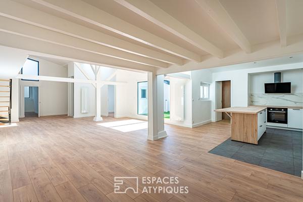 Loft entièrement rénové et son patio au coeur de Chaville
