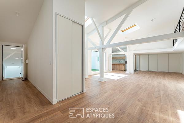 Loft entièrement rénové et son patio au coeur de Chaville