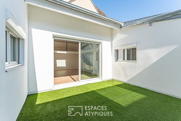 Loft entièrement rénové et son patio au coeur de Chaville