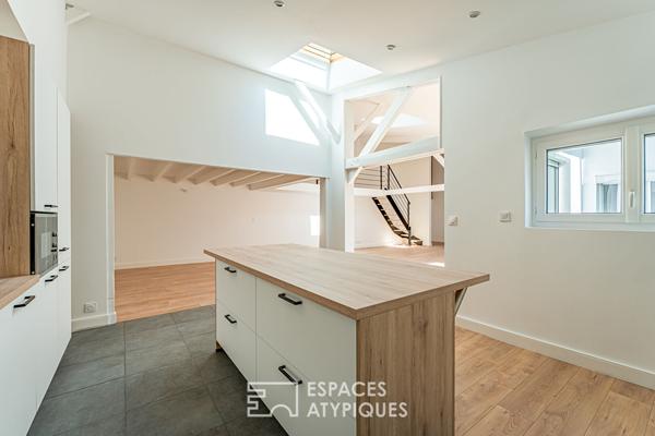 Loft entièrement rénové et son patio au coeur de Chaville