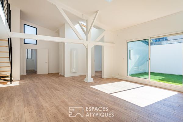 Loft entièrement rénové et son patio au coeur de Chaville