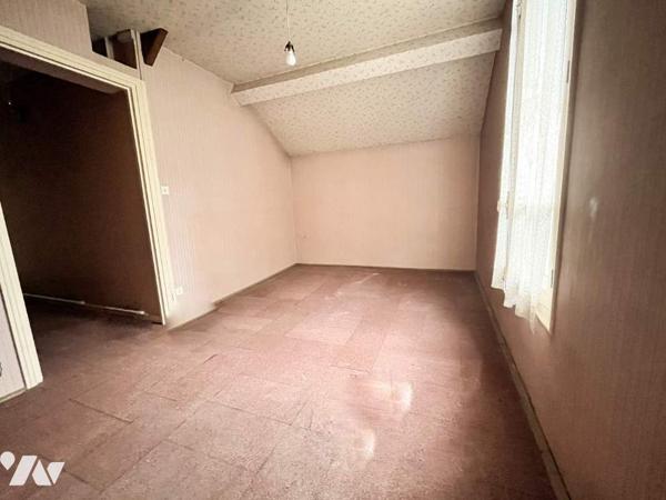 Villa des années 30 proche centre a rénover