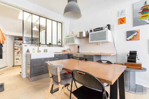 Maison
         5 pièces
        - 82 m² Exclusivité 279 000 € *