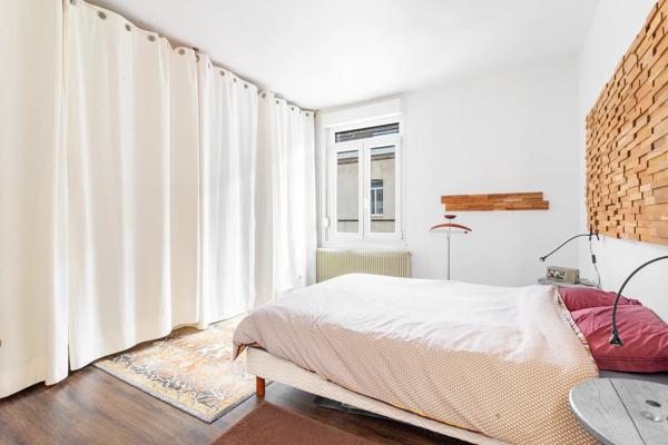 Maison
         5 pièces
        - 82 m² Exclusivité 279 000 € *