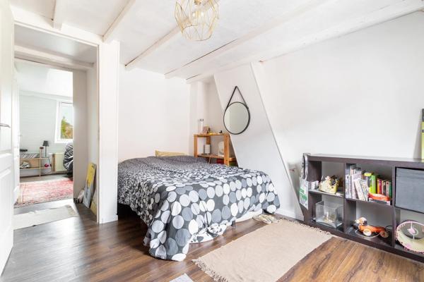 Maison
         5 pièces
        - 82 m² Exclusivité 279 000 € *