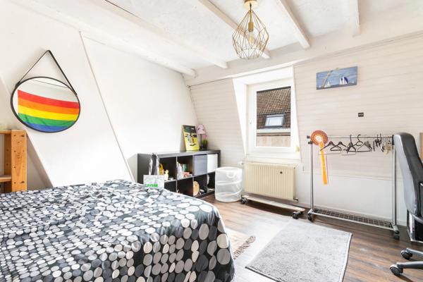 Maison
         5 pièces
        - 82 m² Exclusivité 279 000 € *
