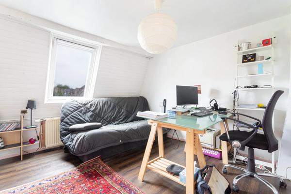 Maison
         5 pièces
        - 82 m² Exclusivité 279 000 € *