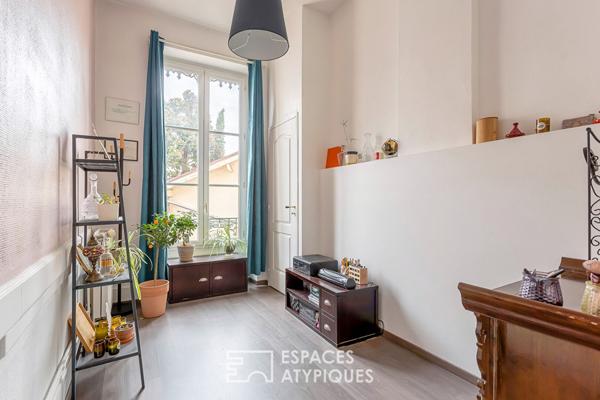 Ancien rénové proche de la place Sainte-Anne