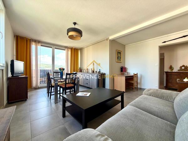 Salon-de-Provence (13300) Appartement T3 entièrement rénové avec balcon et cave