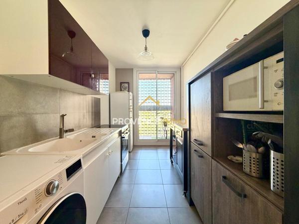 Salon-de-Provence (13300) Appartement T3 entièrement rénové avec balcon et cave