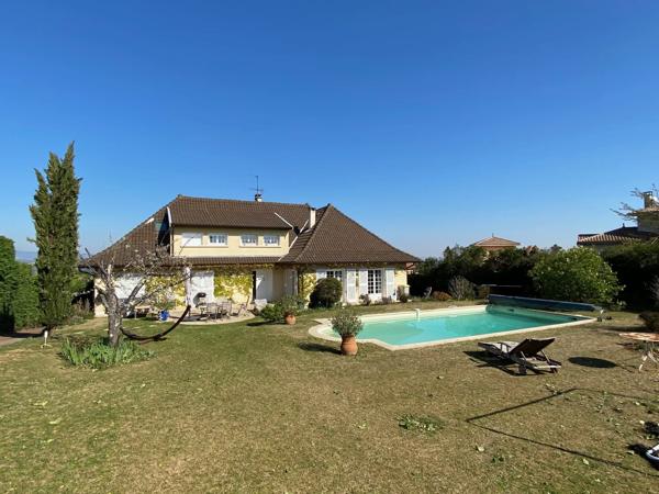 Maison d’exception meublée avec piscine – COMMUNAY