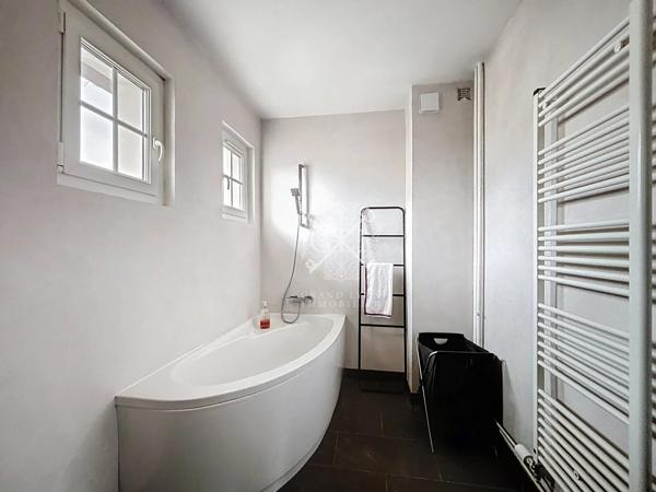 Maison d’exception meublée avec piscine – COMMUNAY