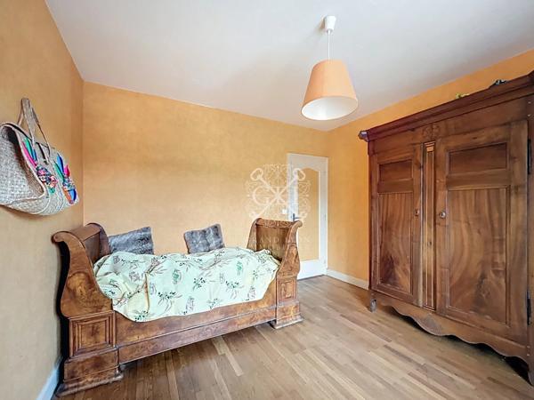 Maison d’exception meublée avec piscine – COMMUNAY