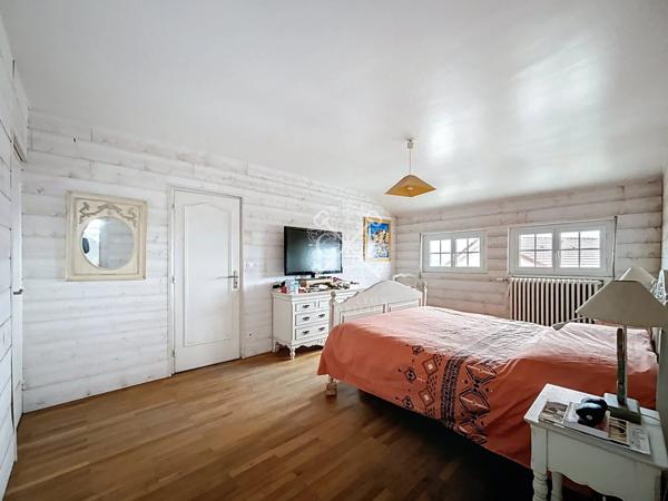 Maison d’exception meublée avec piscine – COMMUNAY