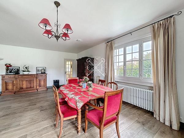 Maison d’exception meublée avec piscine – COMMUNAY