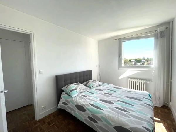 Vente                                                      Appartement
                        
                     4 pièces                      81 m2                     à Compiègne