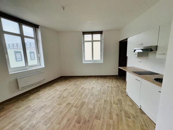 Location                                                      Appartement
                        
                     2 pièces                      38 m2                     à Saint-Quentin