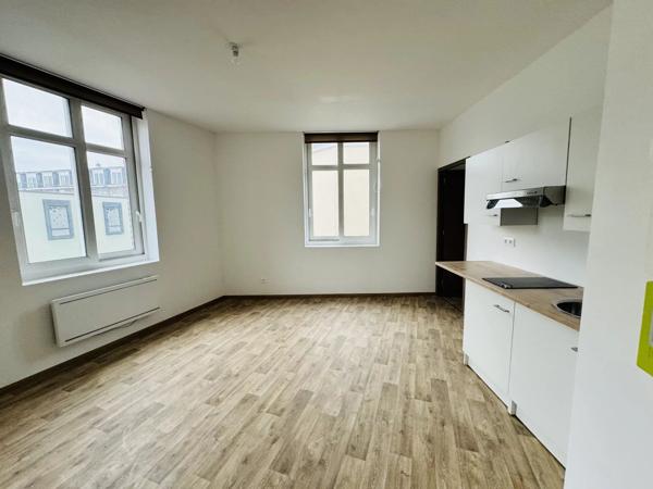 Location                                                      Appartement
                        
                     2 pièces                      38 m2                     à Saint-Quentin