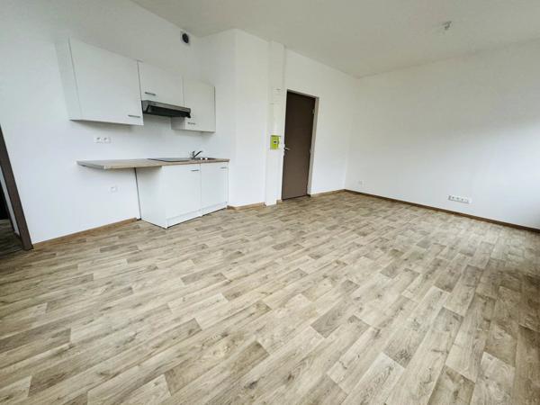 Location                                                      Appartement
                        
                     2 pièces                      38 m2                     à Saint-Quentin
