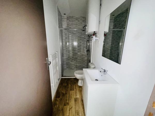 Location                                                      Appartement
                        
                     2 pièces                      38 m2                     à Saint-Quentin