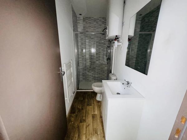 Location                                                      Appartement
                        
                     2 pièces                      38 m2                     à Saint-Quentin