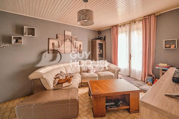 Plain-pied lumineux et fonctionnel avec vaste cave en carrière