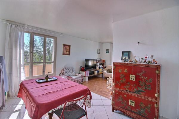 Appartement LYON 5 pieces avec balcon un garage et une cave