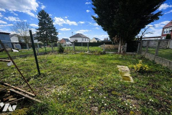 Maison à Vendre à Ostricourt (59162) en Nord (59)

À Ostricourt, cette maison offre une surfa...