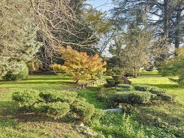 Quincieux (69650) Propriété 423m² hab terrain 5000m² piscine 7 chambres