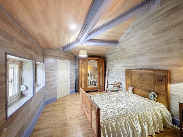 Quincieux (69650) Propriété 423m² hab terrain 5000m² piscine 7 chambres