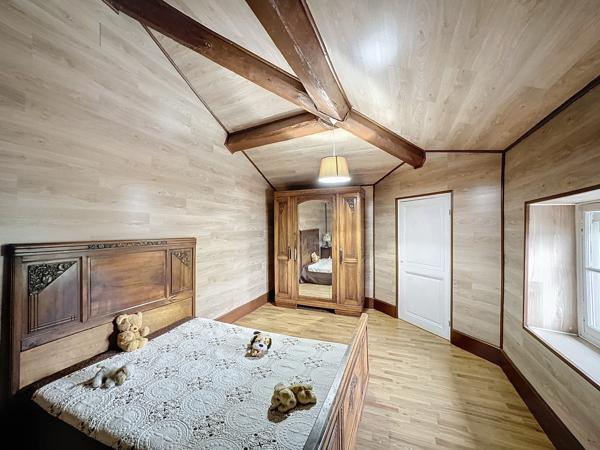 Quincieux (69650) Propriété 423m² hab terrain 5000m² piscine 7 chambres