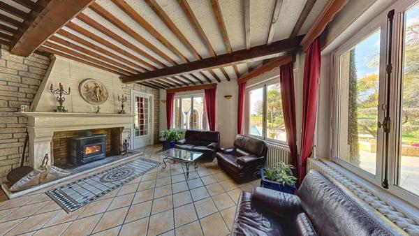 Quincieux (69650) Propriété 423m² hab terrain 5000m² piscine 7 chambres