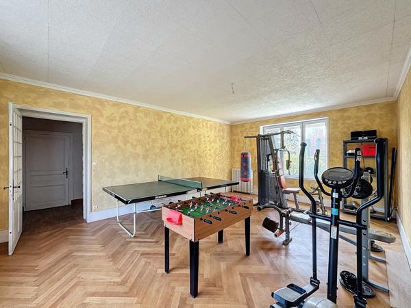 Quincieux (69650) Propriété 423m² hab terrain 5000m² piscine 7 chambres