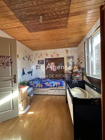 Maison à MONTEREAU-FAULT-YONNE, 77130 - 7 pièces 130m²