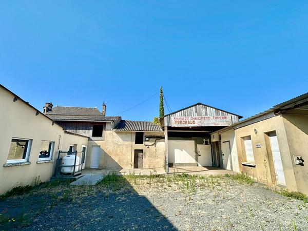 Ensemble maison + ancienne boucherie SAINT GEORGES SUR LAYON