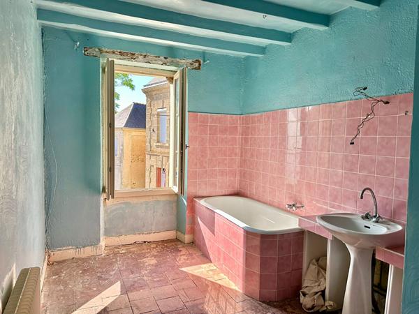 Ensemble maison + ancienne boucherie SAINT GEORGES SUR LAYON