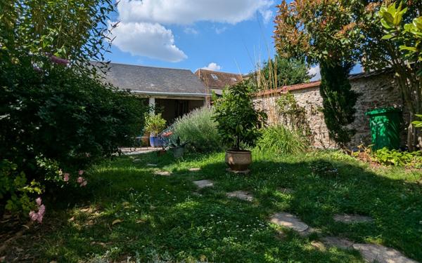 Maison à vendre    9 pièces • 201 m2 Auneau