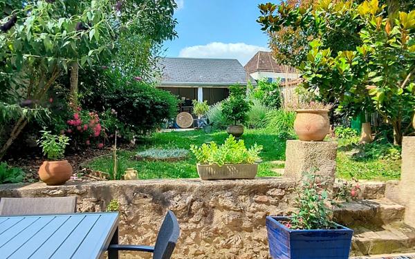 Maison à vendre    9 pièces • 201 m2 Auneau