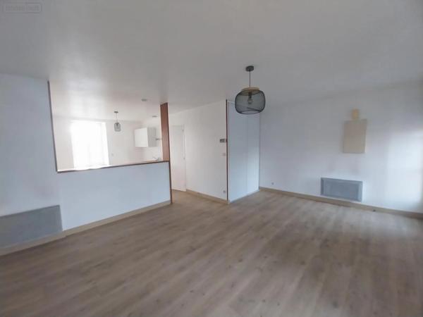 Location - Maison Le Genest-Saint-Isle 53940 4 pièces 79 m 2 350 m 2