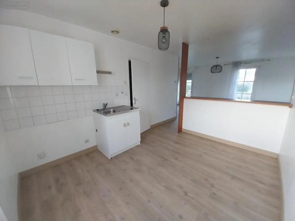Location - Maison Le Genest-Saint-Isle 53940 4 pièces 79 m 2 350 m 2