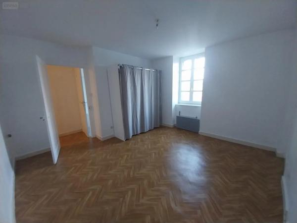 Location - Maison Le Genest-Saint-Isle 53940 4 pièces 79 m 2 350 m 2