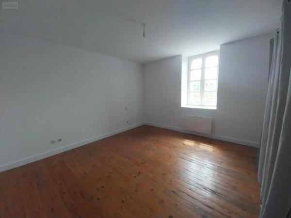 Location - Maison Le Genest-Saint-Isle 53940 4 pièces 79 m 2 350 m 2