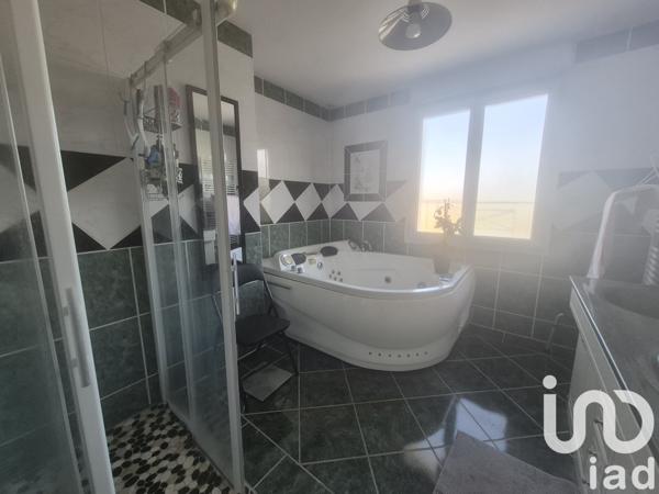 Maison à vendre 5 pièces 136 m² Saint-Just-Sauvage