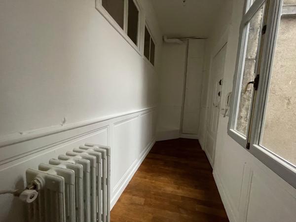 Appartement
                                                                                                                                                                                                                                                                                                                        4 pièce(s)                                                                                                                                                                                                          3 chambre(s)                                                                                                                                                                                                          108  m²