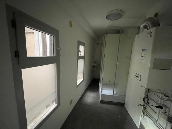 Appartement
                                                                                                                                                                                                                                                                                                                        4 pièce(s)                                                                                                                                                                                                          3 chambre(s)                                                                                                                                                                                                          108  m²