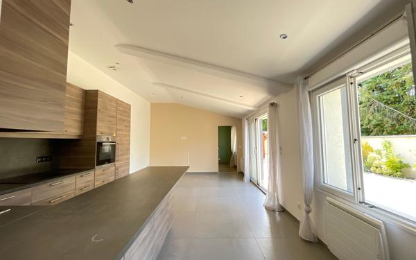 Maison à vendre    4 pièces • 67,57 m2 Sucy-en-Brie